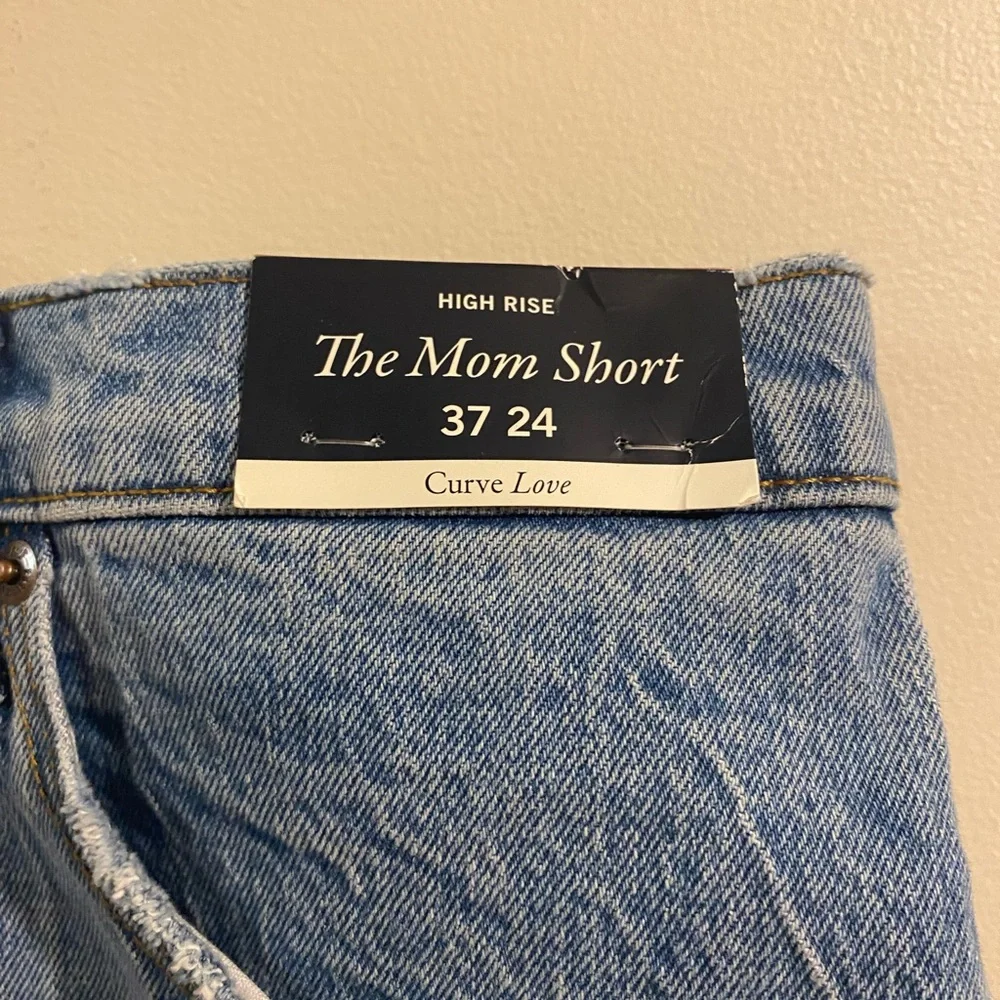 New NWT Abercrombie & Fitch High Rise The‎ Mom Short Curve Love 37 24